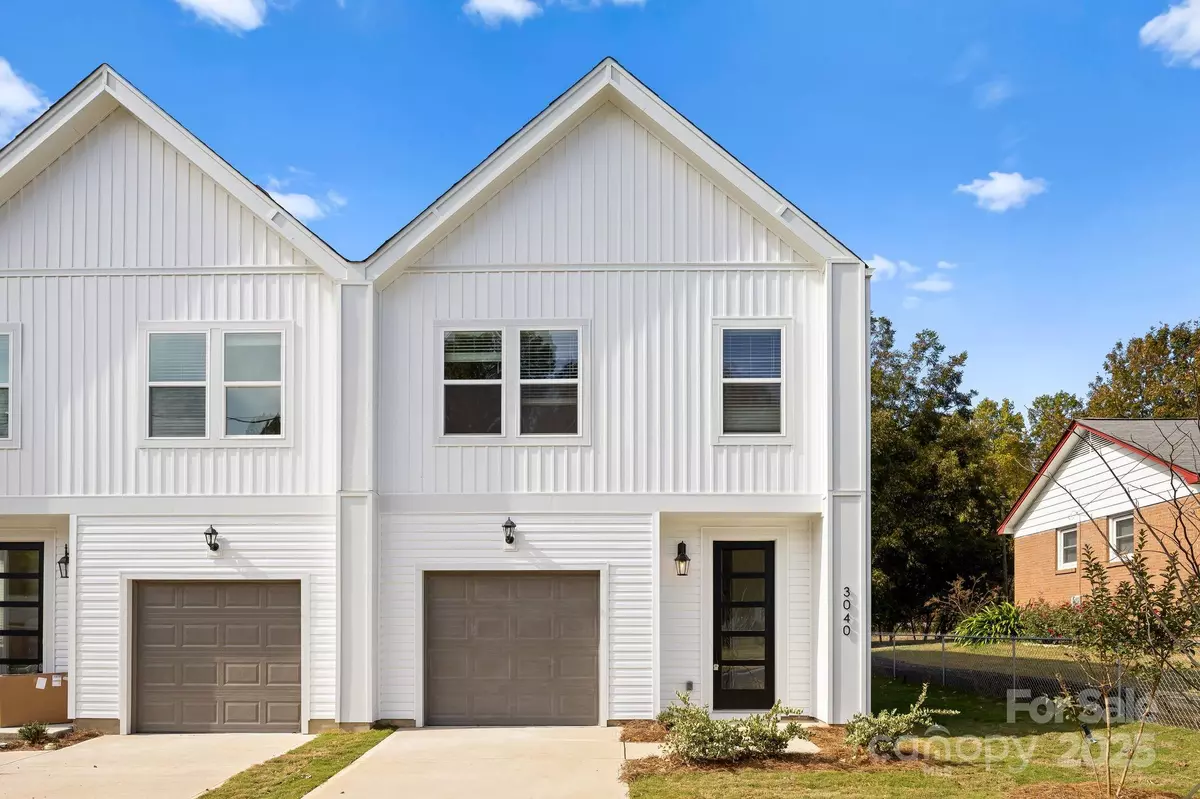 Charlotte, NC 28208,3040 Markland DR