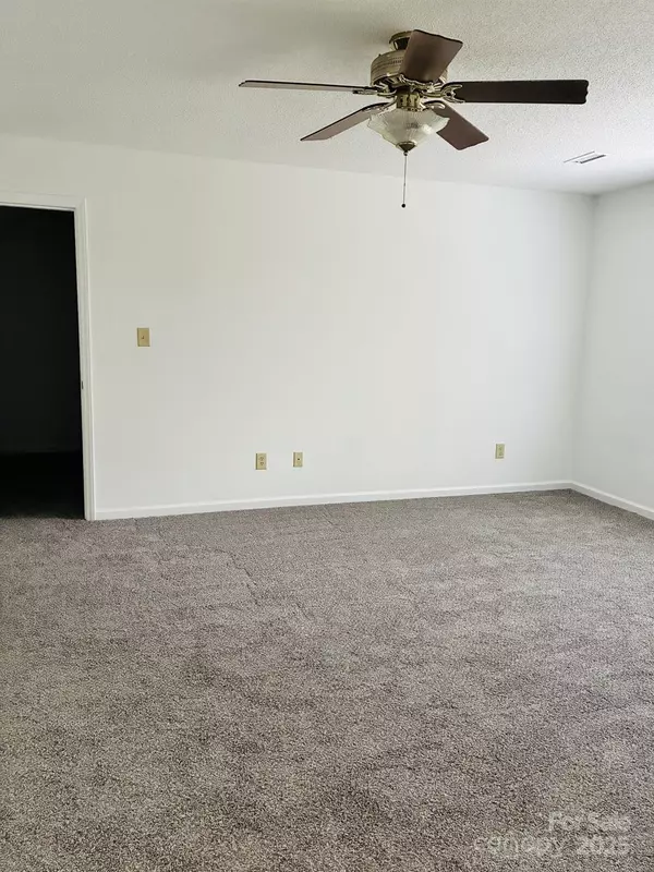 Hickory, NC 28601,570 29th Avenue DR NW