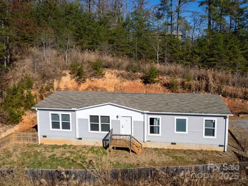181 Azalea CIR, Marshall, NC 28753