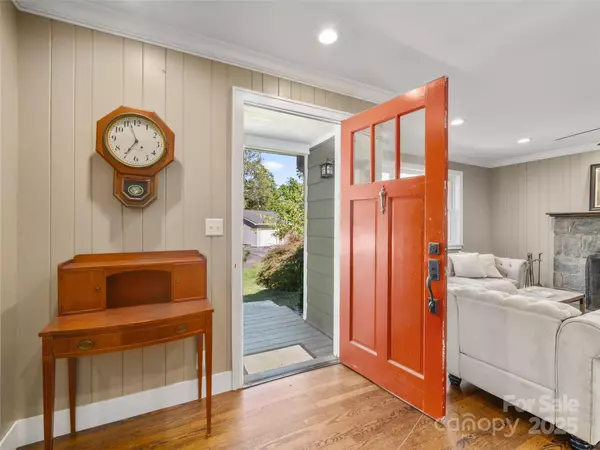 Asheville, NC 28805,103 Aurora DR