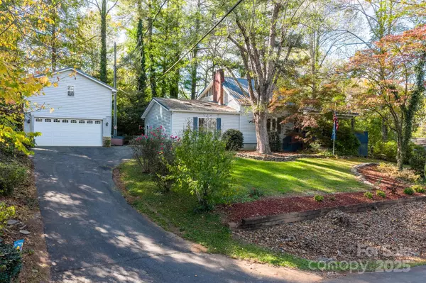 820 Peacehaven PL NW, Lenoir, NC 28645