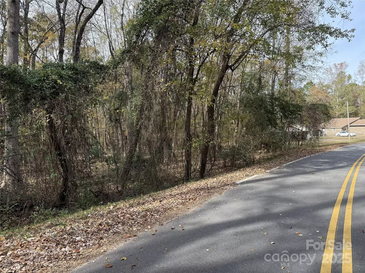 Great Falls, SC 29055,000 Tanglewood LN