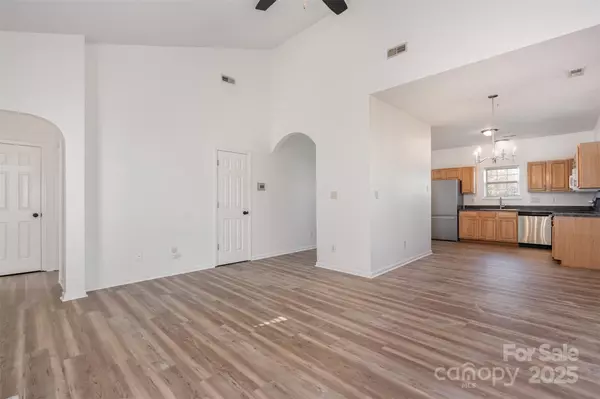 Charlotte, NC 28213,6212 Derryfield DR