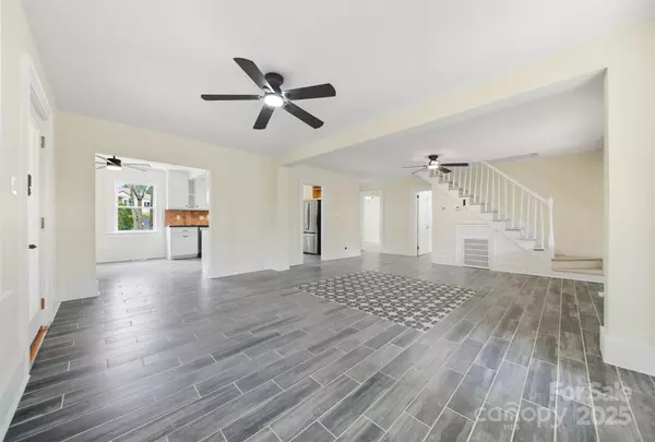 Hickory, NC 28601,1234 11th ST NW