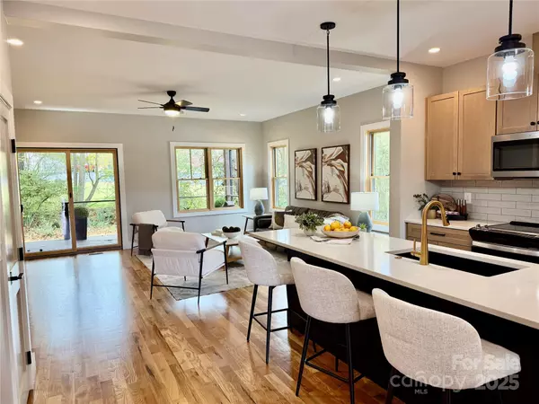 Brevard, NC 28712,296 Gallimore RD