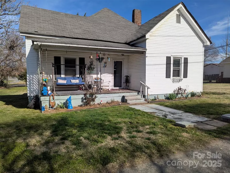 1908 Flint LN, Gastonia, NC 28054