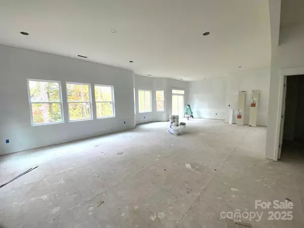 Hendersonville, NC 28791,296 Carriage Summitt WAY