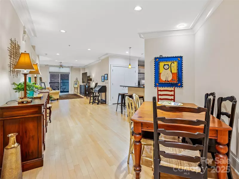 21 Battery PARK #308, Asheville, NC 28801