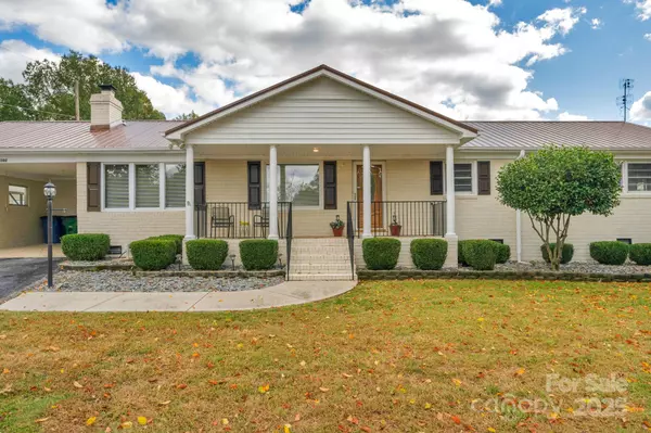 Matthews, NC 28104,1202 Flowe DR