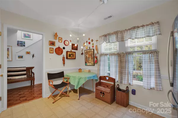 Charlotte, NC 28216,4227 Craven Hill DR