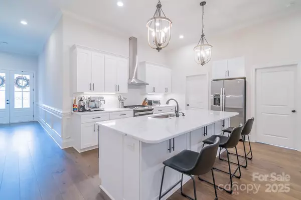 Florence, SC 29501,994 Cedar Crest LN