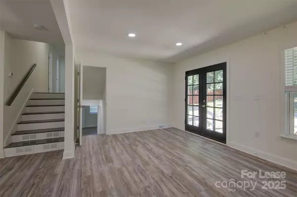 Charlotte, NC 28210,3900 Rhodes AVE