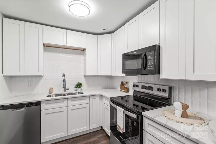 3824 Country Club RD #D, Winston Salem, NC 27104