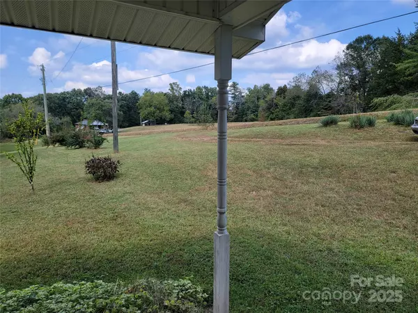 Hudson, NC 28638,1004 Pine Mountain RD