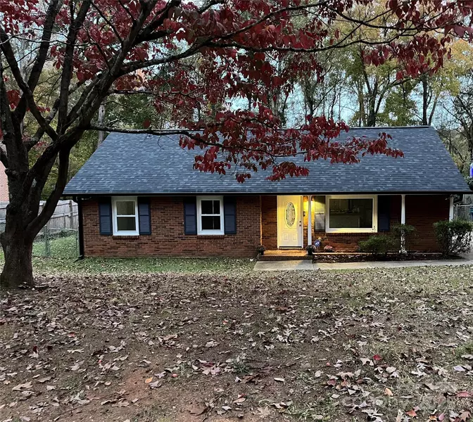 10517 Starwood DR, Charlotte, NC 28215