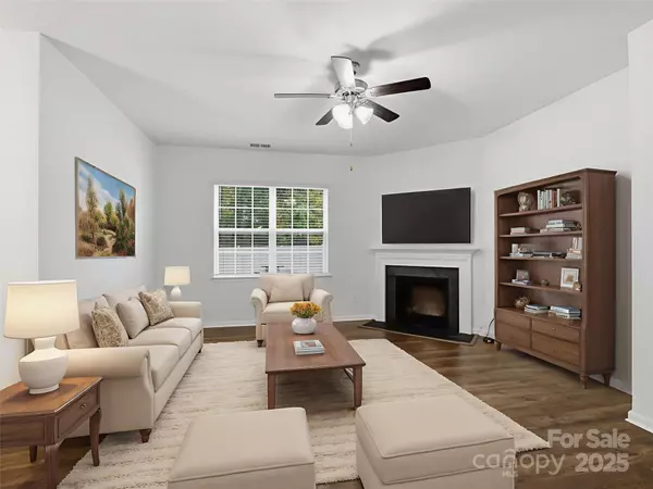 Charlotte, NC 28269,2212 Apple Glen LN