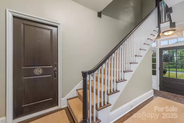 Charlotte, NC 28207,1025 Ardsley RD #104