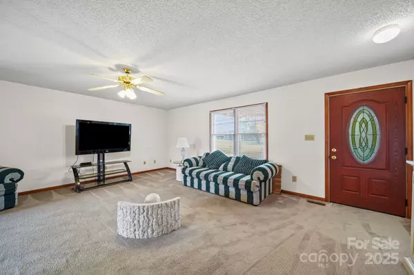 Statesville, NC 28625,212 Doe Trail LN