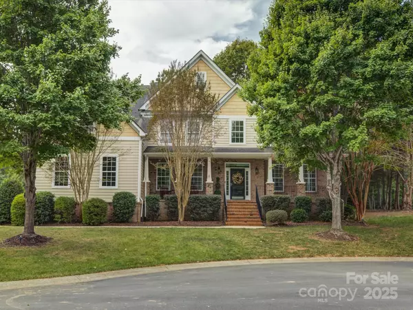 8200 Sturminster DR, Waxhaw, NC 28173