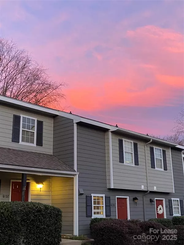 6132 Heathstone LN, Charlotte, NC 28210