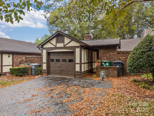 Charlotte, NC 28210,2404 Quail Lake DR