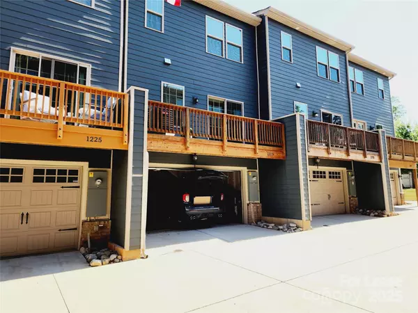 Charlotte, NC 28205,1229 Queen Lyon CT