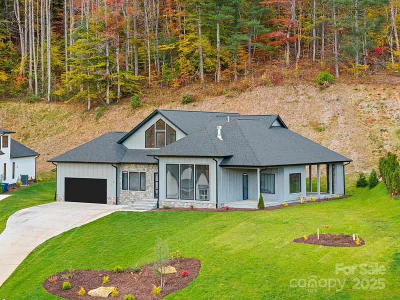 34 Bridgeway DR #47, Candler, NC 28715