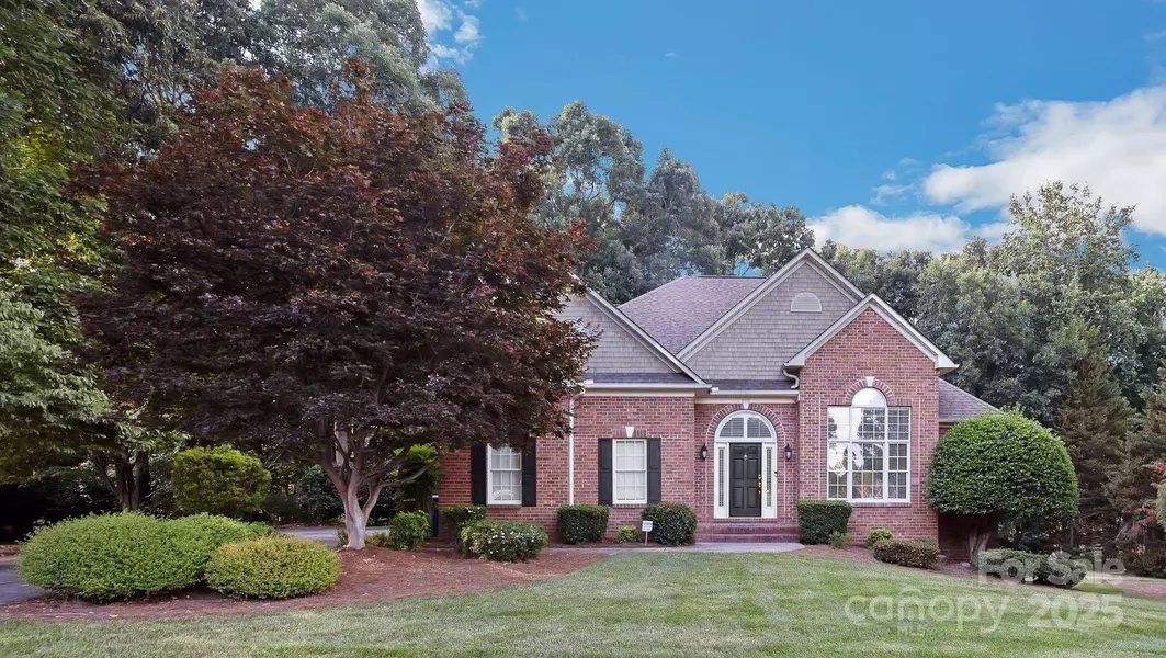 122 Mariner Pointe LN, Mooresville, NC 28117