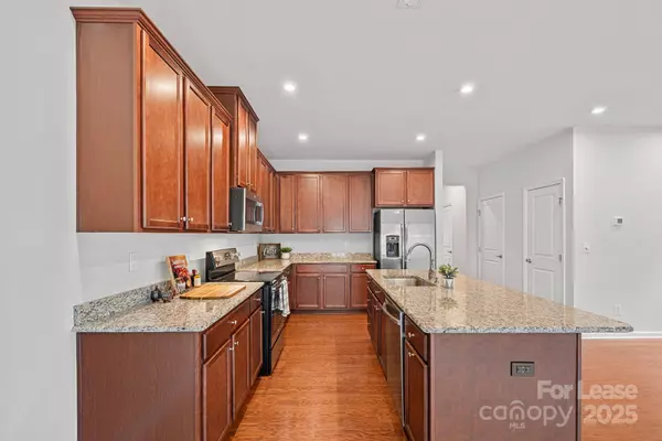 Matthews, NC 28104,206 Scenic View LN