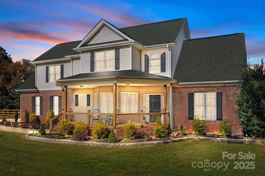 151 Turnberry LN, Mooresville, NC 28117