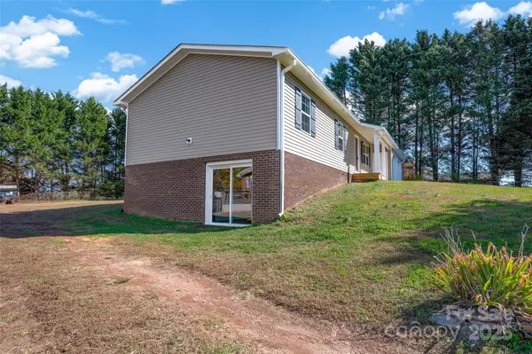 Valdese, NC 28690,2422 Messer ST