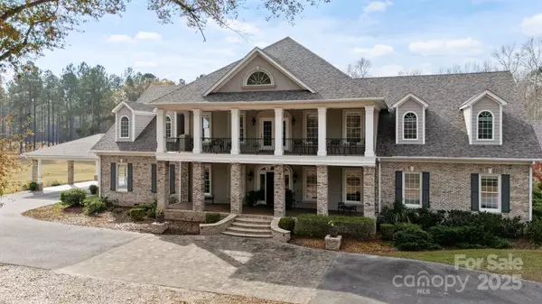 Kershaw, SC 29067,393 Youngs Bend RD