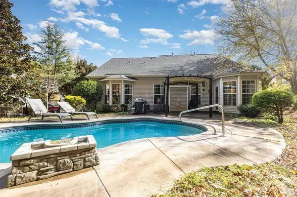 10759 Big Bear DR, Charlotte, NC 28278