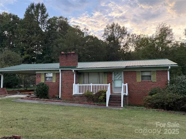 696 Triplett RD,  Cleveland,  NC 27013