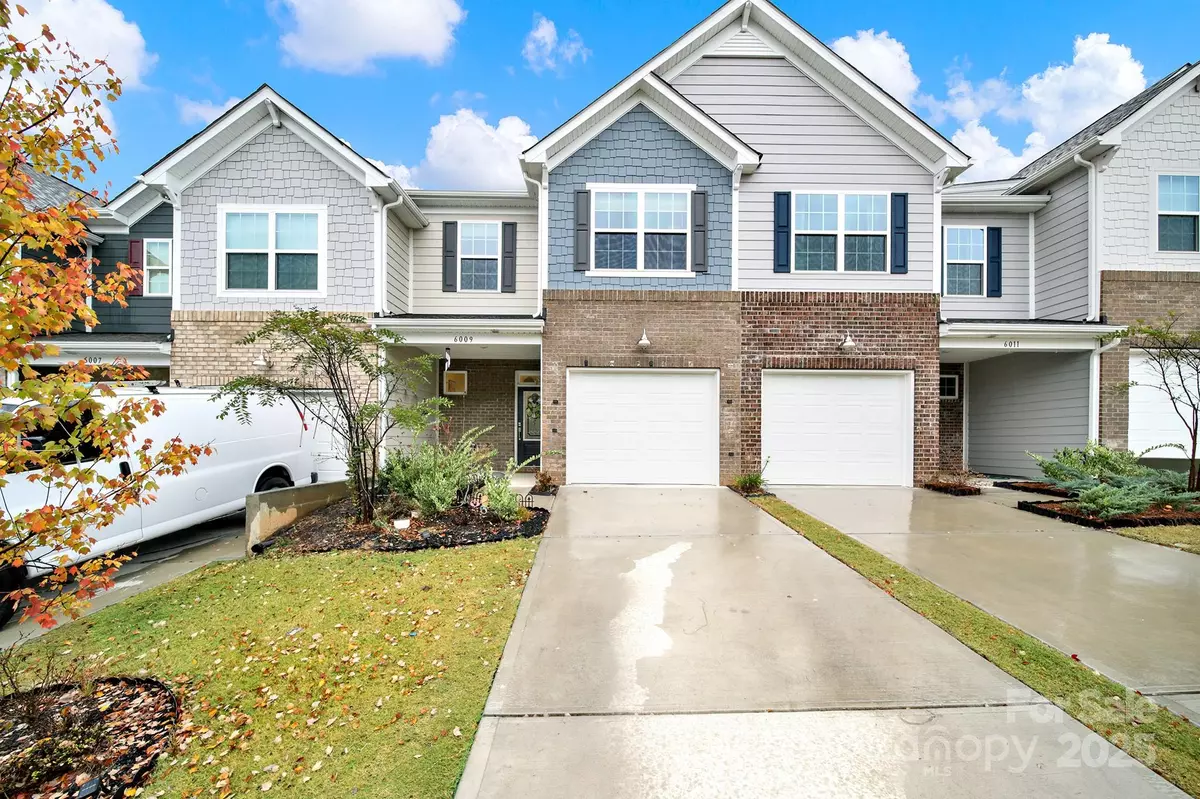 Fort Mill, SC 29708,6009 Chelsea Oaks RDG