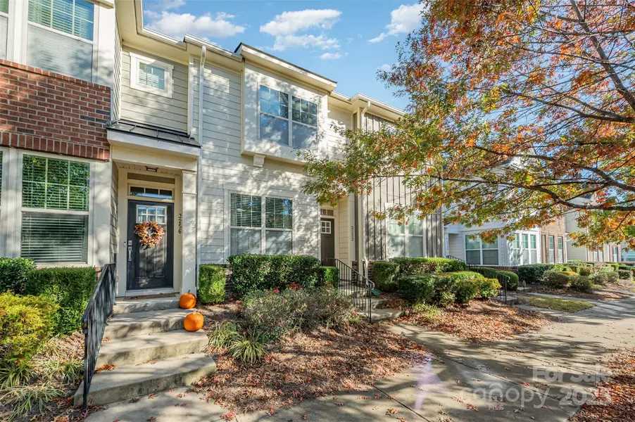 3252 Bending Birch LN, Charlotte, NC 28206