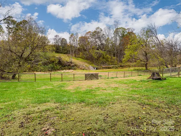 Weaverville, NC 28787,65 Banks Town RD