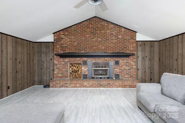 Edgemoor, SC 29712,3393 Mt Holly RD