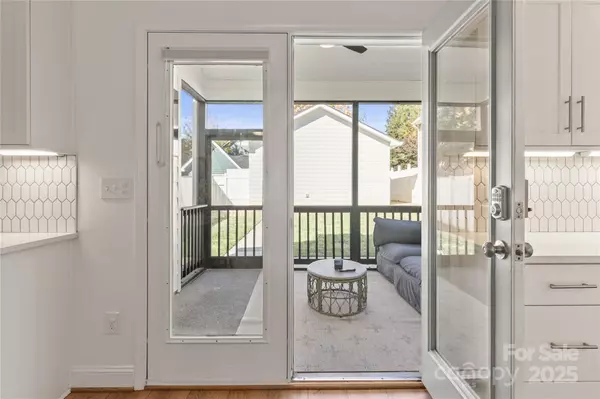 Davidson, NC 28036,520 Catawba AVE