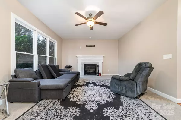 Charlotte, NC 28269,4910 Foxbriar TRL