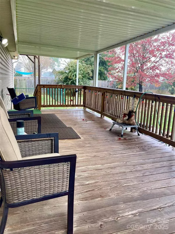 Woodleaf, NC 27054,7530 Woodleaf RD