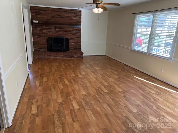 Gastonia, NC 28052,120 Oakley DR