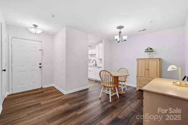 Lake Wylie, SC 29710,37 Hamiltons Harbor DR