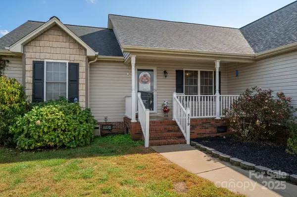 Crouse, NC 28033,5219 Doe Meadow CT