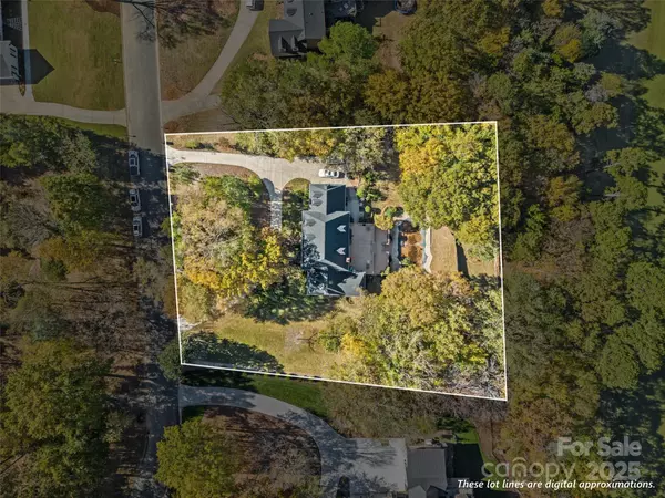 Charlotte, NC 28226,5500 Five Knolls DR