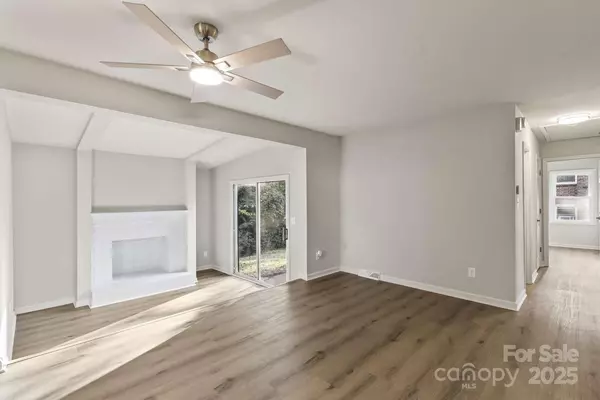 Charlotte, NC 28215,6134 Mayridge DR