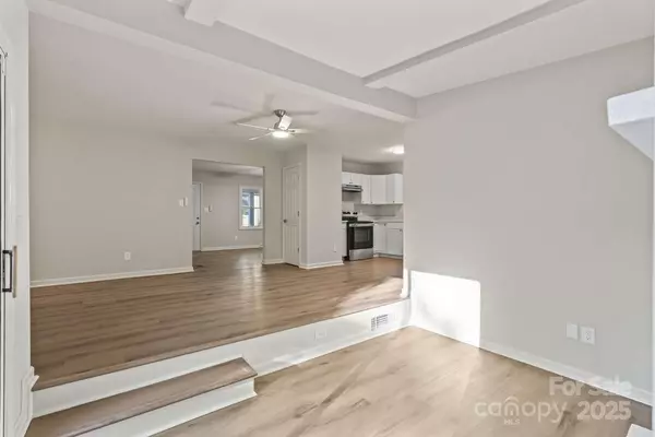 Charlotte, NC 28215,6134 Mayridge DR