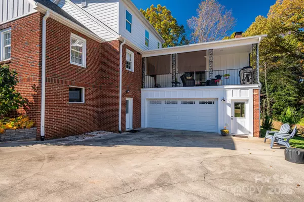 Newton, NC 28658,628 W 8th ST