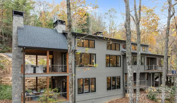 95 Cardinal TRCE, Lake Toxaway, NC 28747