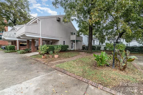 Charlotte, NC 28202,606 N Graham ST